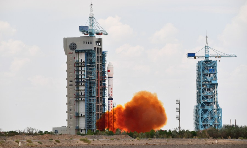 A Long March-4B rocket carrying the Haiyang-2D (HY-2D) satellite blasts off from the Jiuquan Satellite Launch Center in northwest China, May 19, 2021.(Photo: Xinhua)