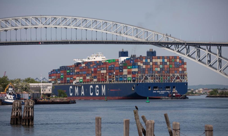 CMA CGM Marco Polo container ship travels near the Bayonne Bridge in New York, the United States, on May 20, 2021.(Photo:Xinhua) 