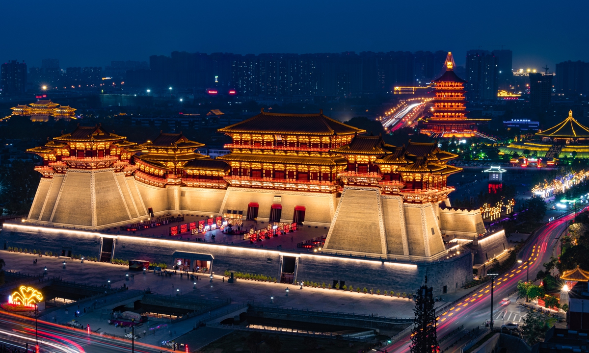 Yingtian Gate in Luoyang Photo: VCG