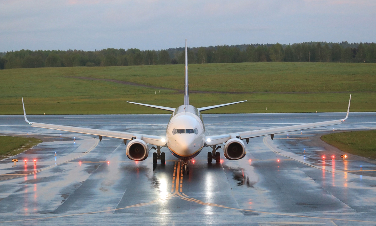 A photo taken on May 23, 2021 shows a Boeing 737-8AS Ryanair passenger plane (flight FR4978, SP-RSM) from Athens, Greece, that was intercepted and diverted to Minsk on the same day by Belarus authorities. Photo: AFP
