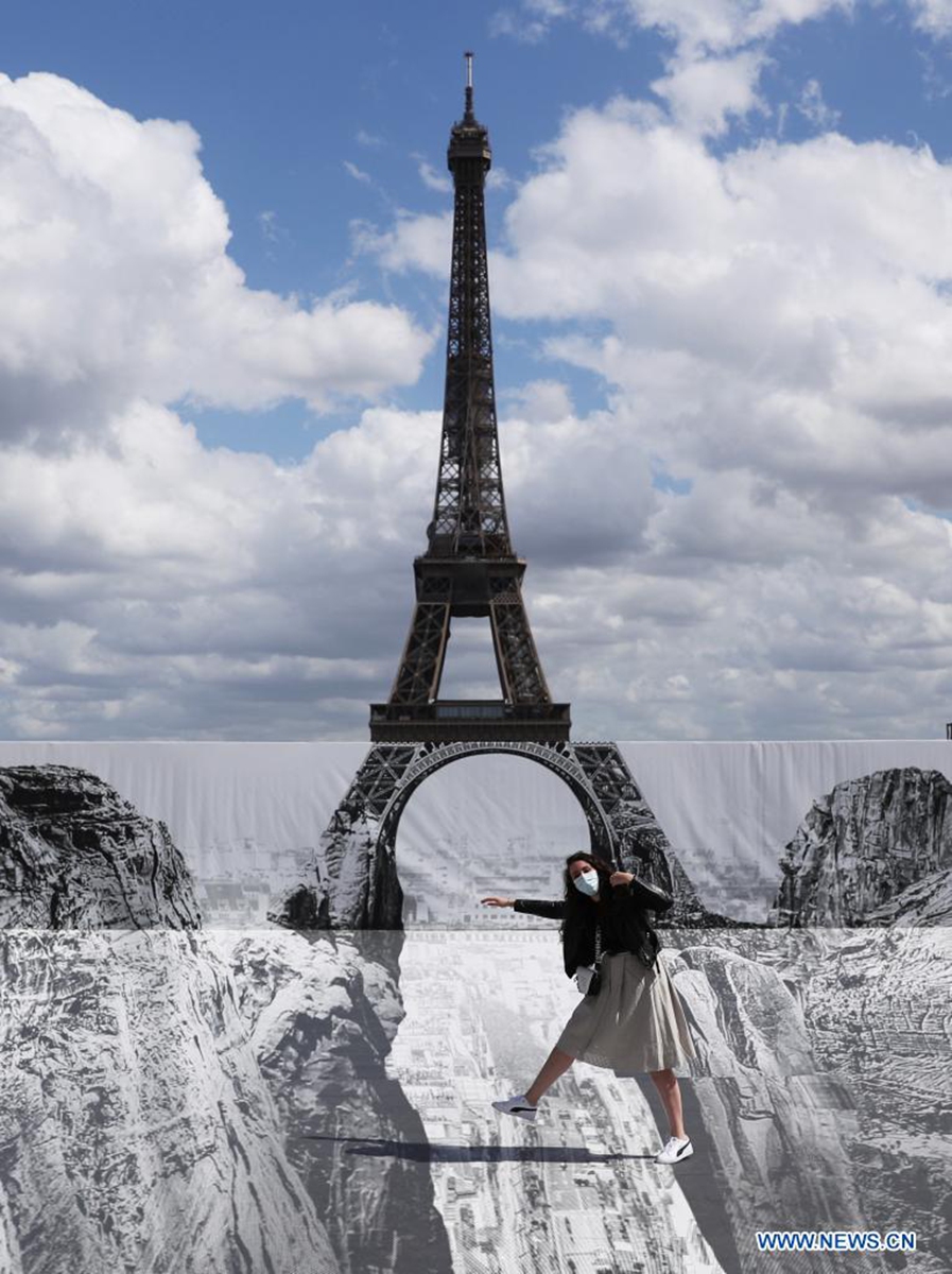 Street art near Eiffel Tower - Global Times