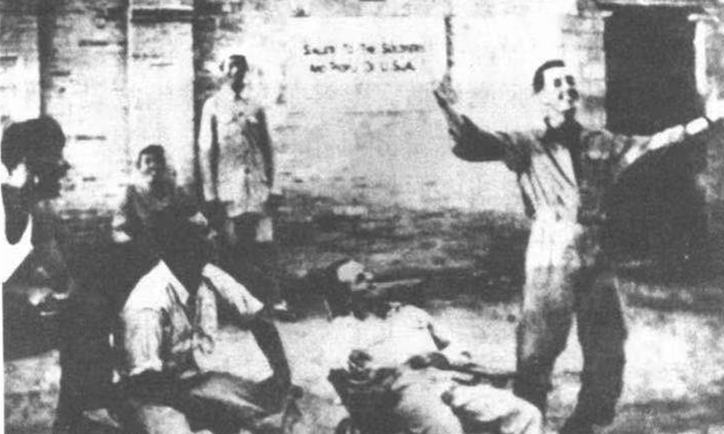 Rescued American pilots' impromptu performance for soldiers of the Eighth Route Army