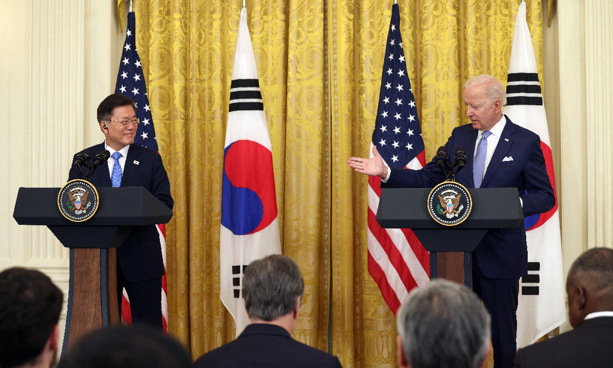 US President Joe Biden (R) and South Korean President Moon Jae-in participate in a joint press conference in the East Room of the White House on May 21, 2021 in Washington, DC.Photo: AFP