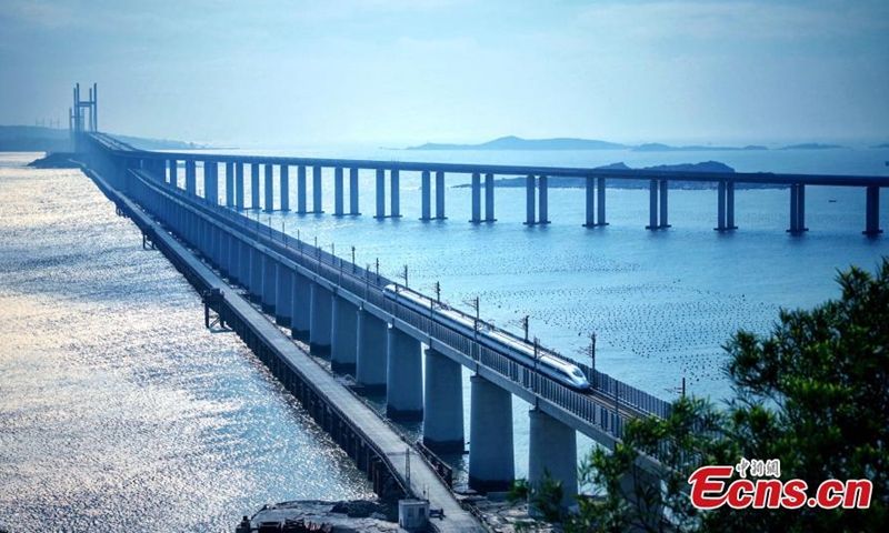 The undated photo shows the Pingtan Strait Road-rail Bridge in southeast China’s Fujian. (China News Service/Wang Dongming) 