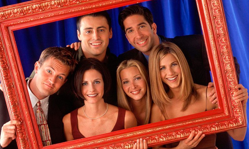 The main cast of <em>Friends</em> pose for a picture. File photo: VCG