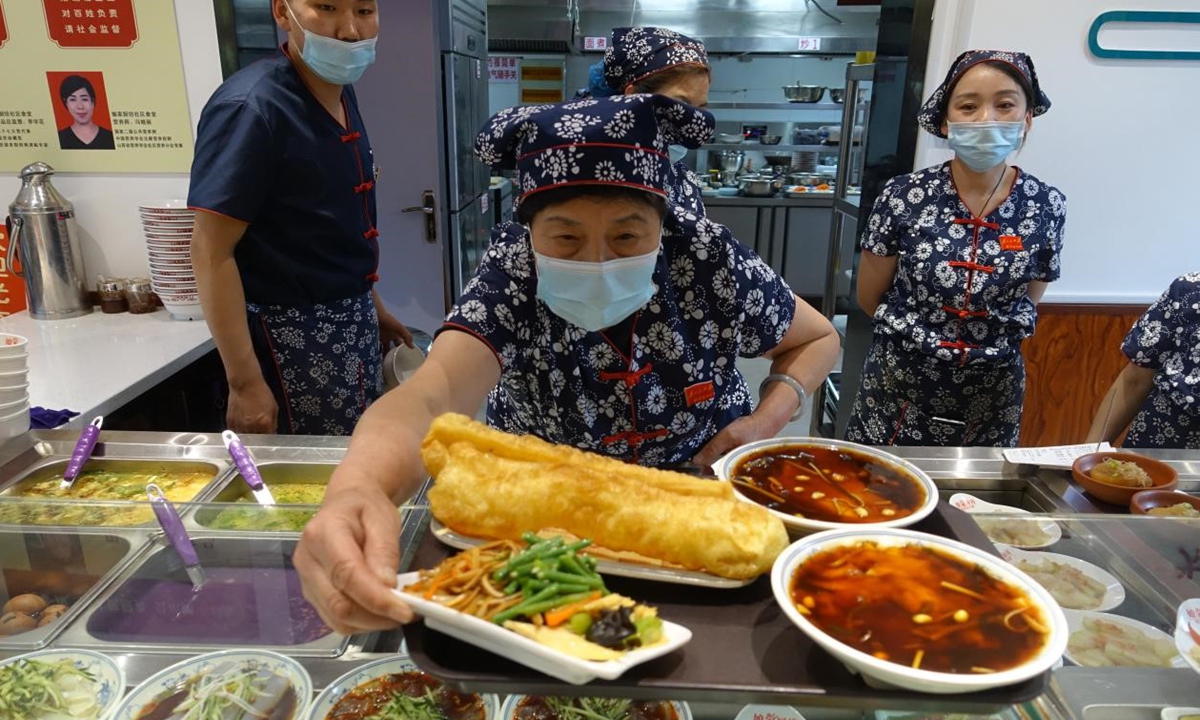 The elderly friendly canteen in Yifenyuan Community in Taiyuan, North China's Shanxi Province. Photo: Lin Xiaoyi/GT