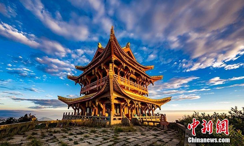 The photo taken on May 27 shows the Summit of Ten Thousand Buddhas at the highest peak of Mount Emei in southwest China's Sichuan Province. (Photo provided to China News Service) 