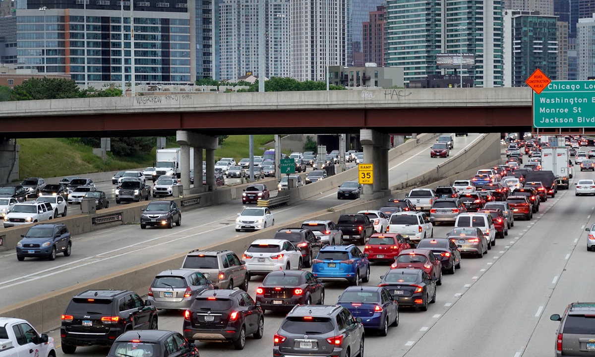 Motorists head out for the holiday weekend on May 28 in Chicago, Illinois. Photo: AFP