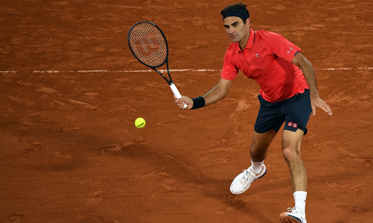 Roger Federer plays a forehand during his men's singles third-round match against Dominik Koepfer at the 2021 French Open on Saturday in Paris. Photo: VCG