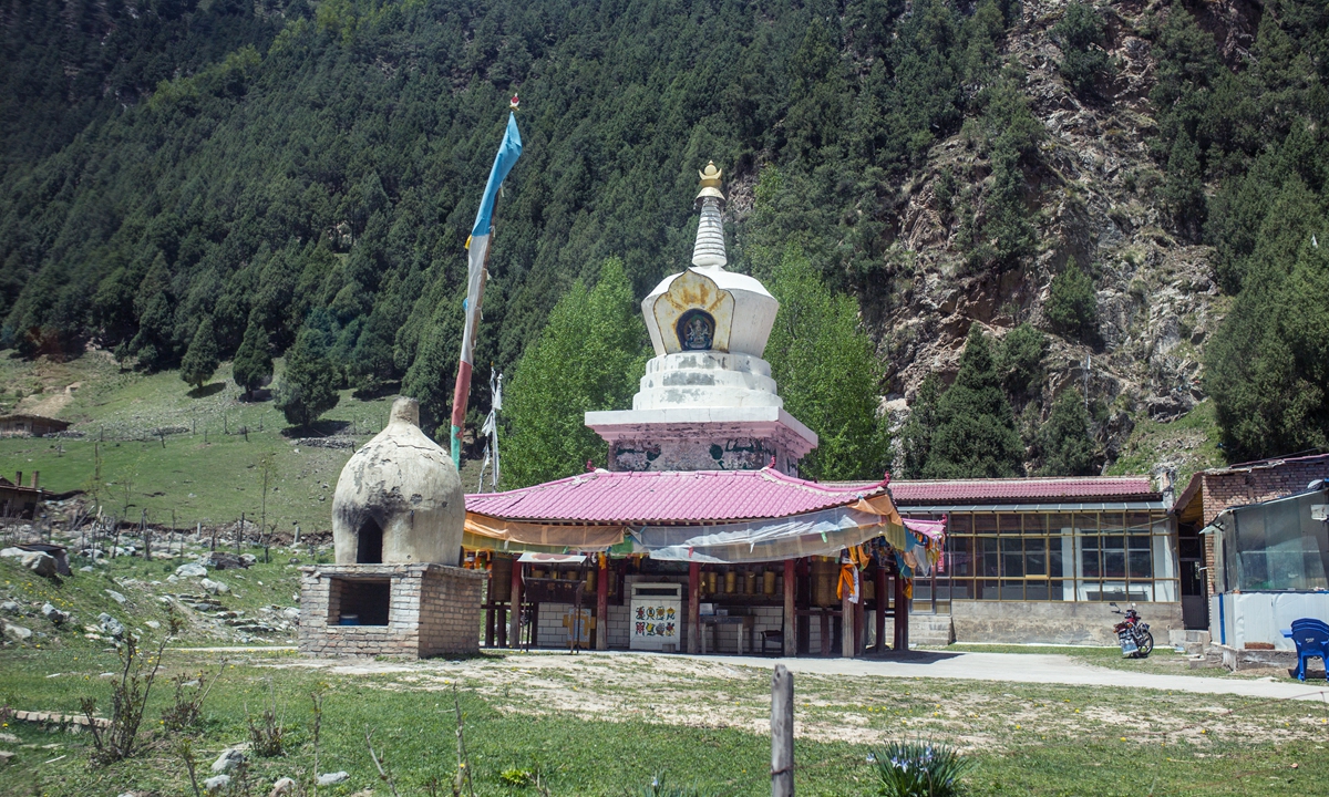 A Tibetan Buddhist temple inside the Beishan Forest Farm, where the local residents are mostly Tibetans 
Photo: Shan Jie/GT