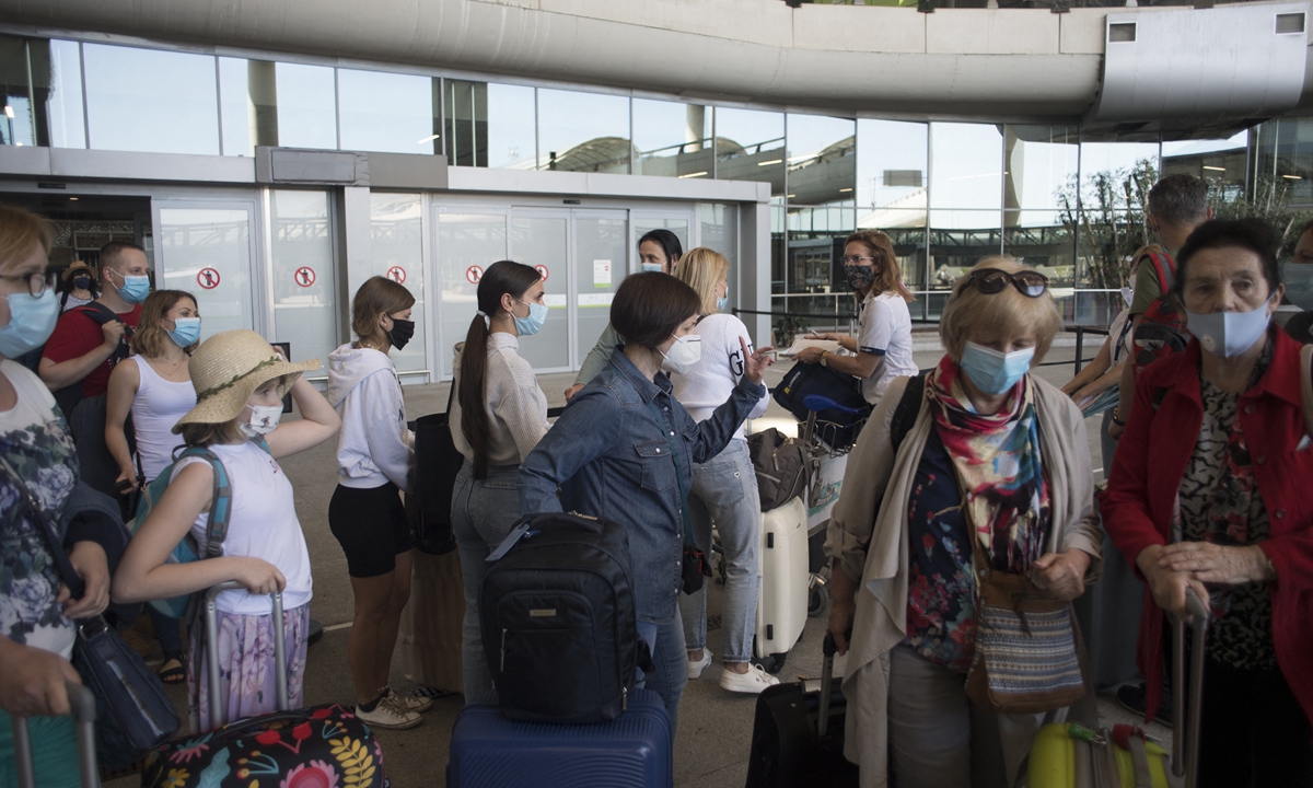Tourists arrive at Malaga-Costa del Sol Airport on Monday in Malaga, Spain. Photo: IC