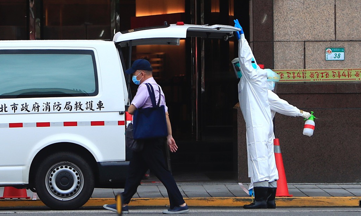 Medical workers wearing masks outside a quarantine hotel as Taiwan extends its level 3 Covid-19 alert to June 28, following a local outbreak in Taipei, the island of Taiwan, on June 7, 2021. Photo: VCG