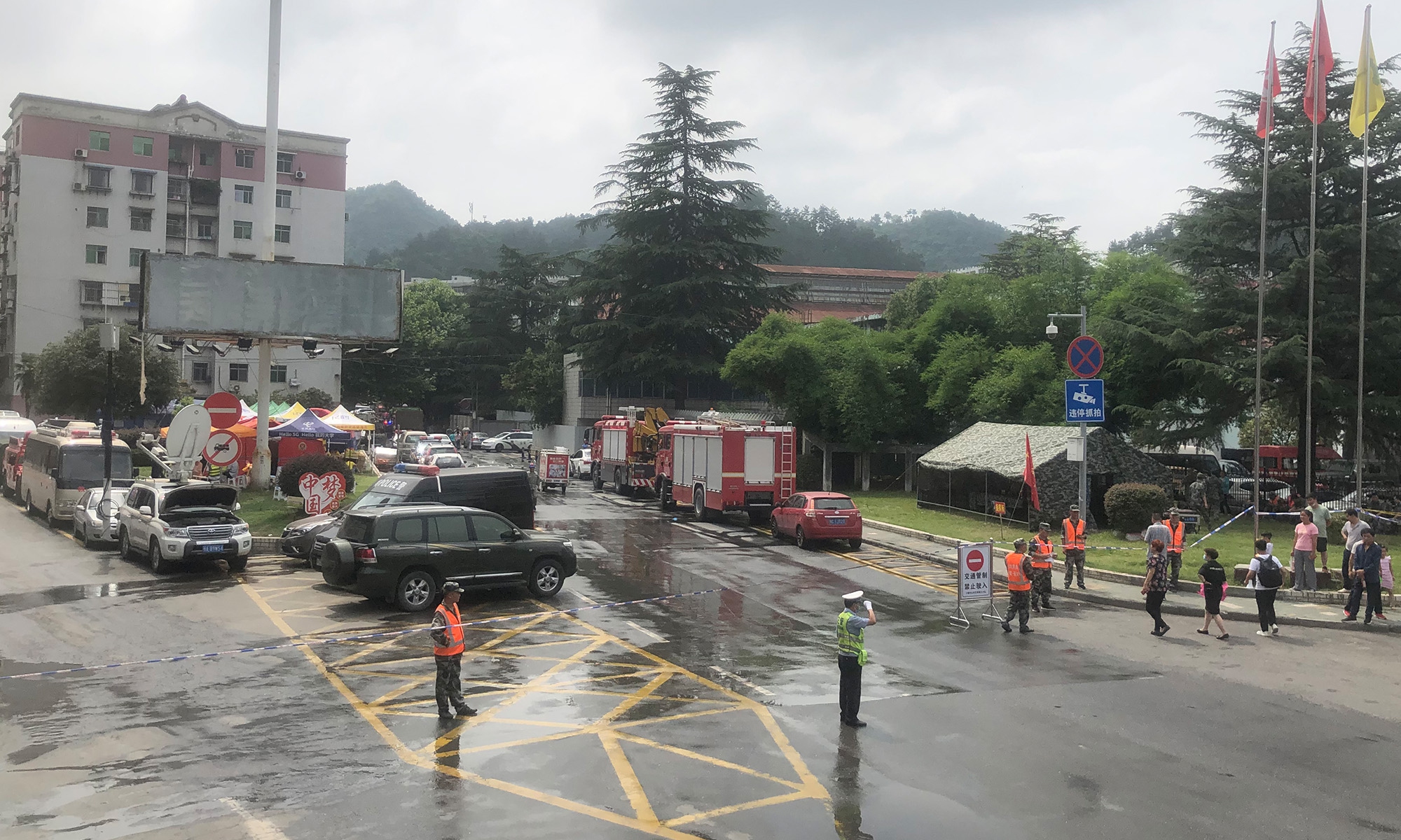 Photo taken near the site of a natural gas explosion that occurred at a market in Shiyan, Central China’s Hubei Province on Sunday morning. Photo:Leng Shumei/GT