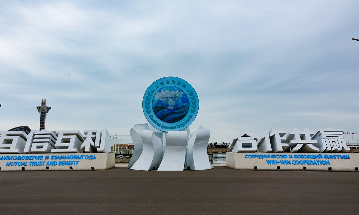 The commemorative monument of SCO Qingdao Summit on December 8, 2020  Photo: VCG