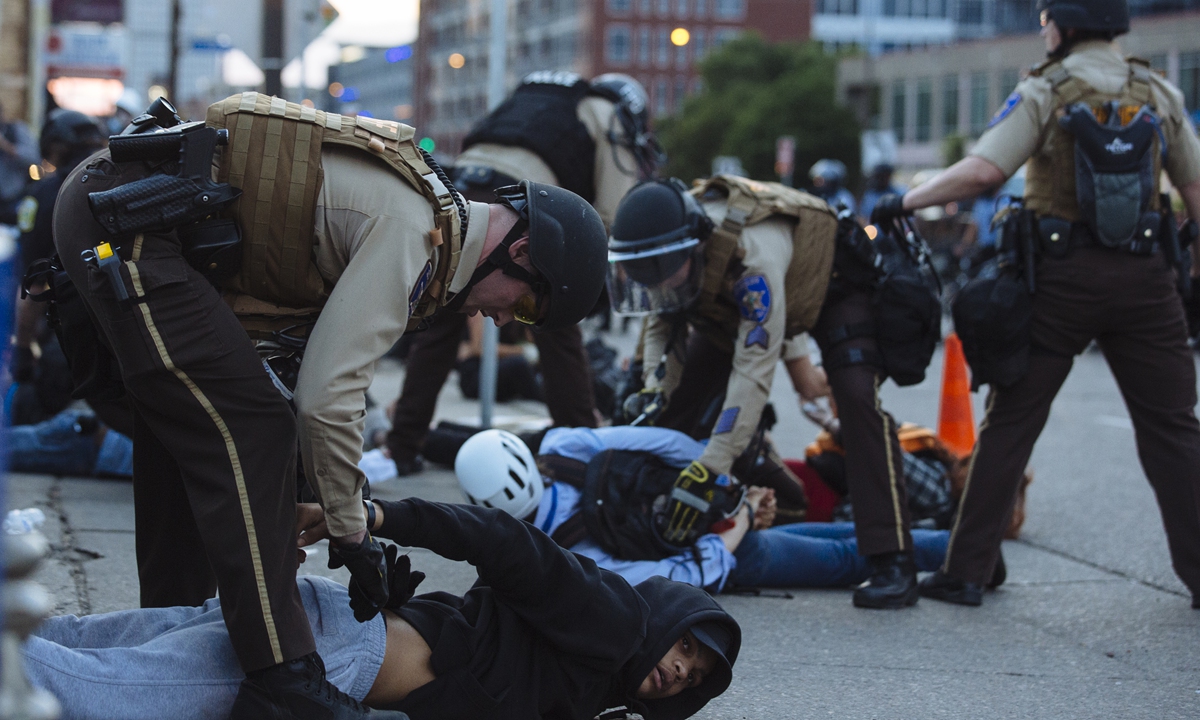 Protesters are arrested by police in Minneapolis, Minnesota, US on May 31, 2020 Photo: Xinhua