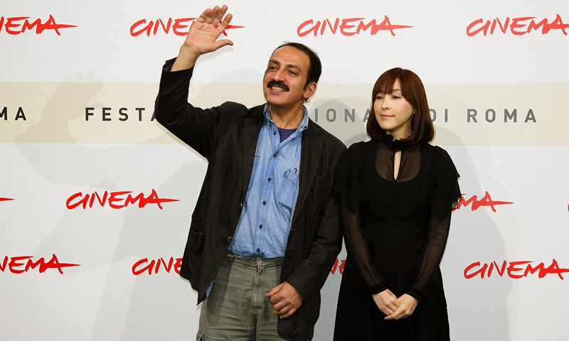 Iranian director Abolfazl Jalili (left) and Japanese actress Kumiko Aso attend the Rome Film Fest on October 19, 2007. Photo: AFP