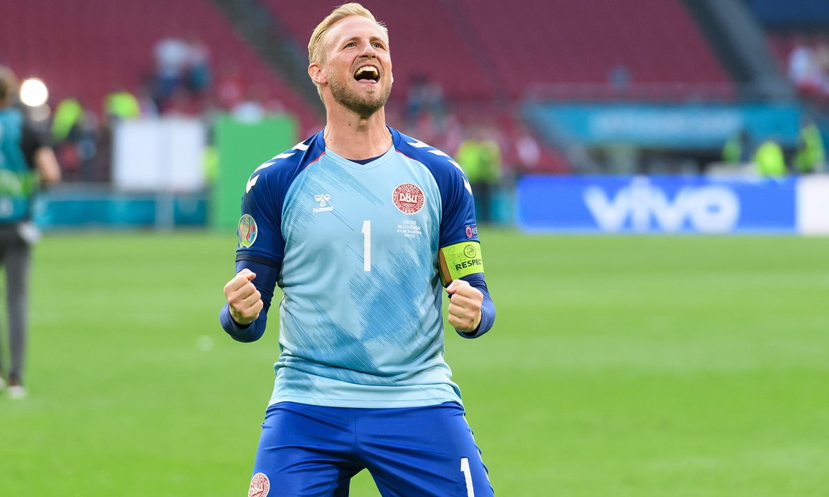 Goalkeeper Kasper Schmeichel of Denmark celebrates their win over Wales on Saturday in Amsterdam, the Netherlands. Photo: VCG