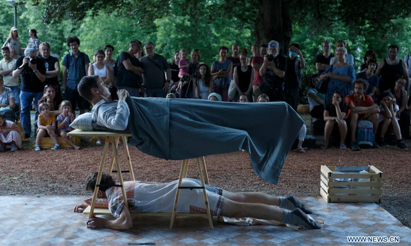 Artists perform during the 2021 Ana Desetnica International Street Theatre Festival in Ljubljana, Slovenia, June 30, 2021. Photo:Xinhua