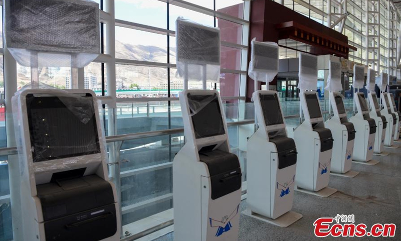 Self-service airport check-in kiosks are installed in the T3 terminal.Photo:China News Service