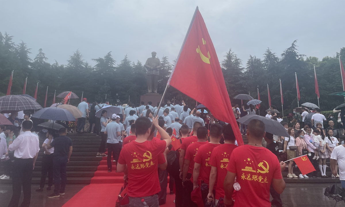 Many people come from across the nation to Chairman Mao Zedong's hometown in Shaoshan, Central China's Hunan Province to pay respects to the late leader on Thursday, the 100th anniversary of the founding of the CPC. Photo: Cui Fandi/GT 