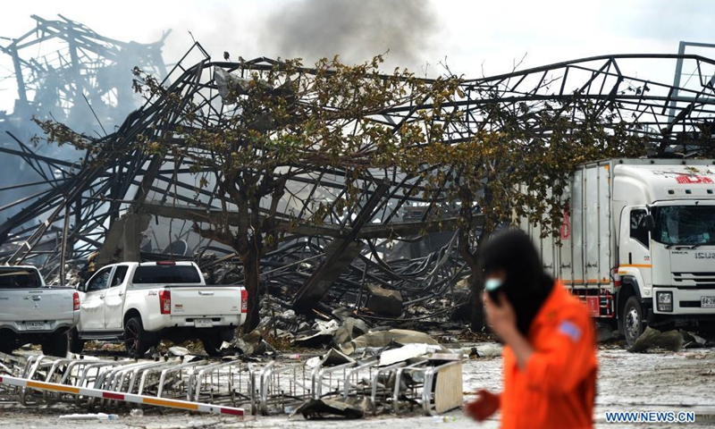 A firefighter is seen at a blast site in a chemical factory in Samut Prakan, Thailand, July 5, 2021. An explosion and the ensuing fire killed one people and injured about 30 others in a chemical factory near the Thai capital Bangkok on Monday. The explosion rocked the plastic foam-producing factory at around 3:00 a.m. local time in Bang Phli district of Samut Prakan province and caused a massive fire, local media reported.(Photo: Xinhua)