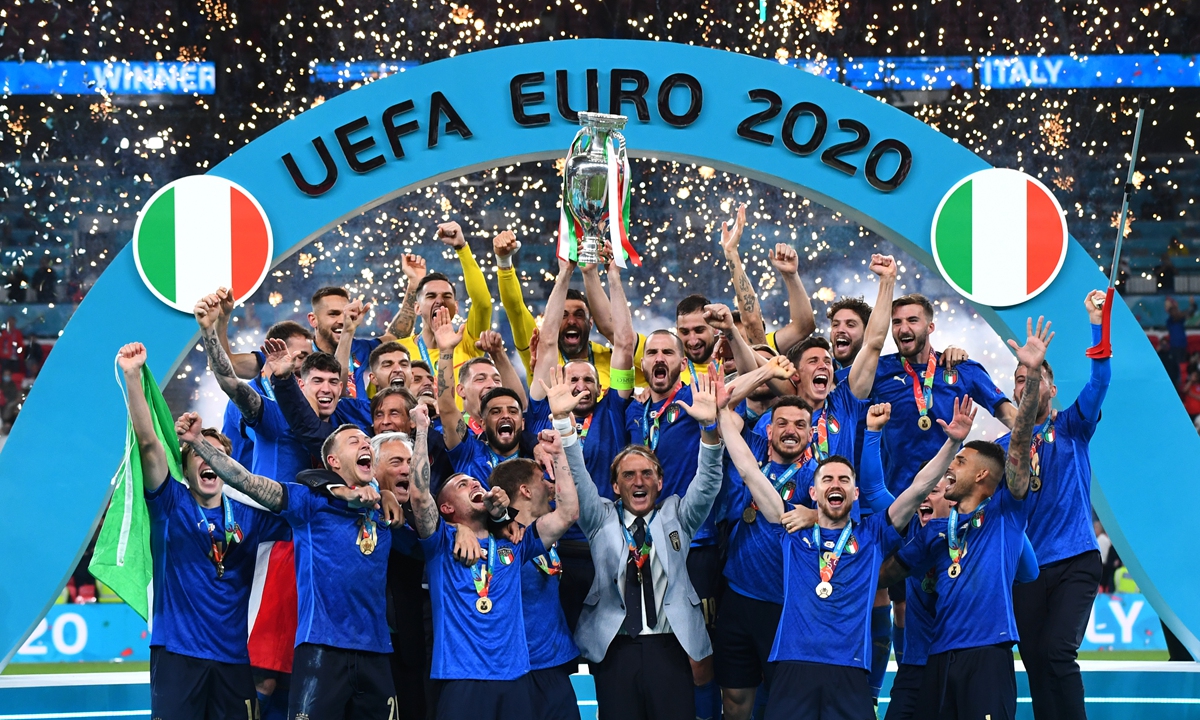 Players of Italy celebrate victory in the Euro 2020 final between Italy and England at Wembley Stadium on Sunday in London, England. Photo: VCG