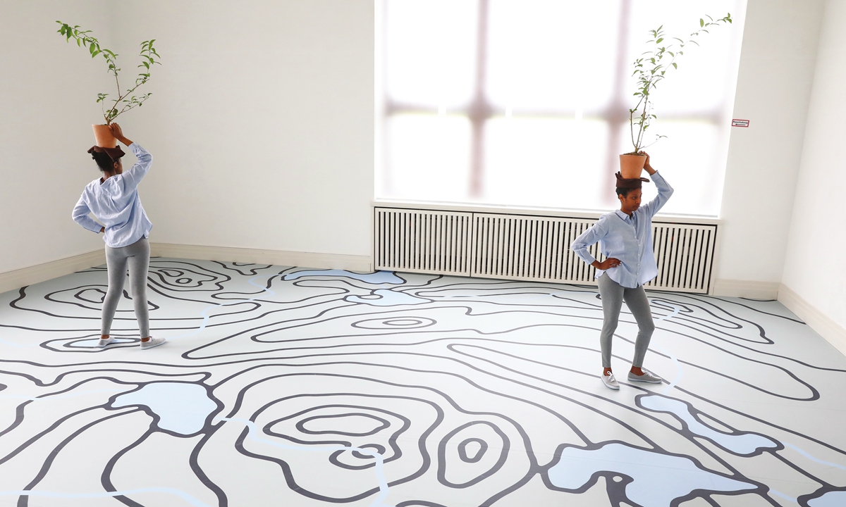 Performers and art pieces of the Nigerian artist Otobong Nkanga shown on July 9, 2020 Photo: VCG