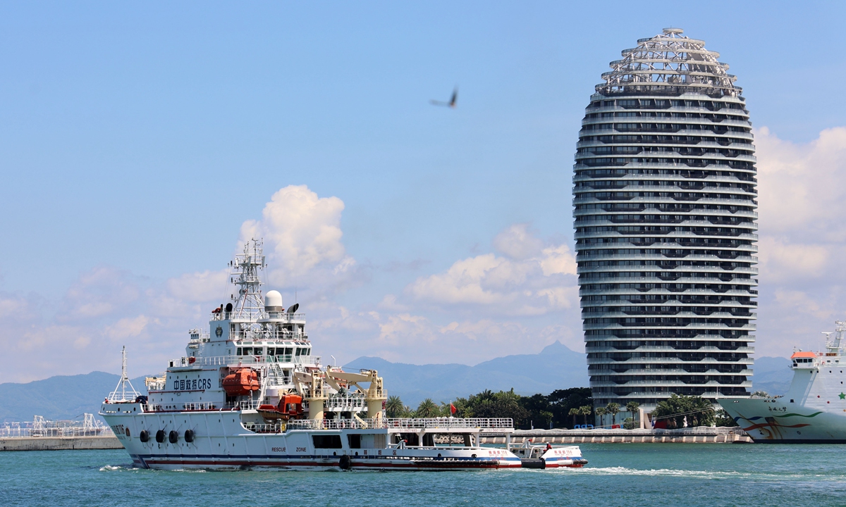A maritime rescue vessel departs from Sanya port for the Nansha Islands in the South China Sea on Tuesday, carrying the 13th group of rescue forces to be stationed in the Nansha waters for a three-month mission.Photo: Xinhua