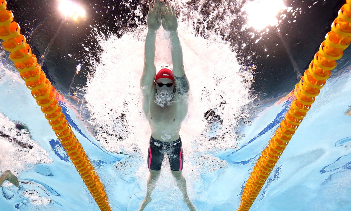 Adam Peaty competes in the men's 100 meters breaststroke final during the Commonwealth Games on April 7, 2018. Photo: VCG