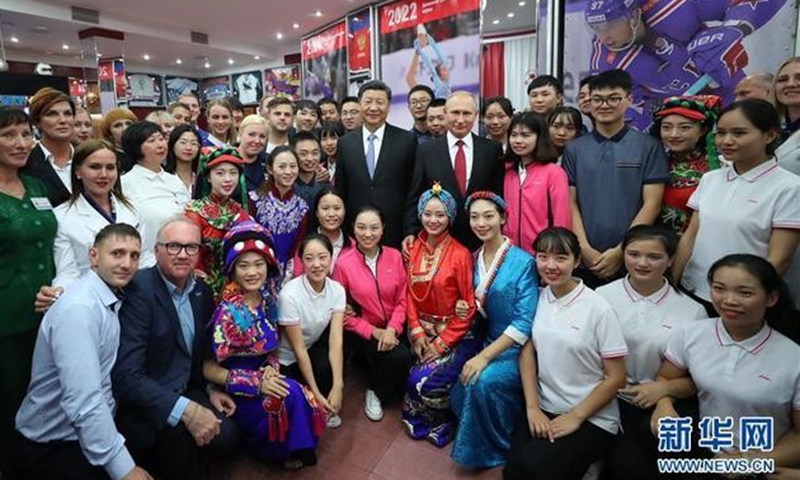 President Xi Jinping and Russian President Vladimir Putin visit the All-Russian Children’s Center “Ocean,” 2018.