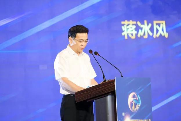 Jiang Bingfeng, member of the standing committee of the Taizhou Municipal CPC Committee and head of the publicity department
