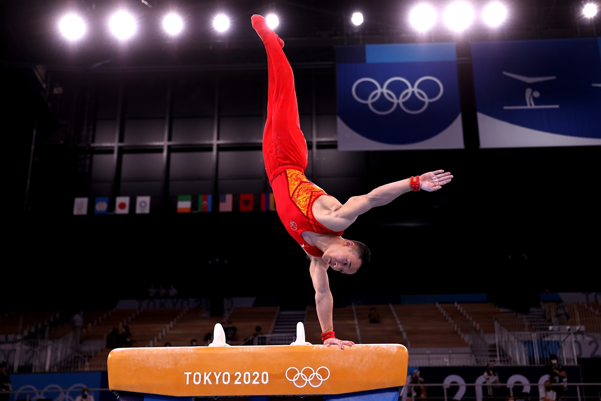 Chinese gymnast Xiao Ruoteng competes on the pommel horse during the men's all-around final at the Tokyo Olympics on Wednesday. Photo: VCG