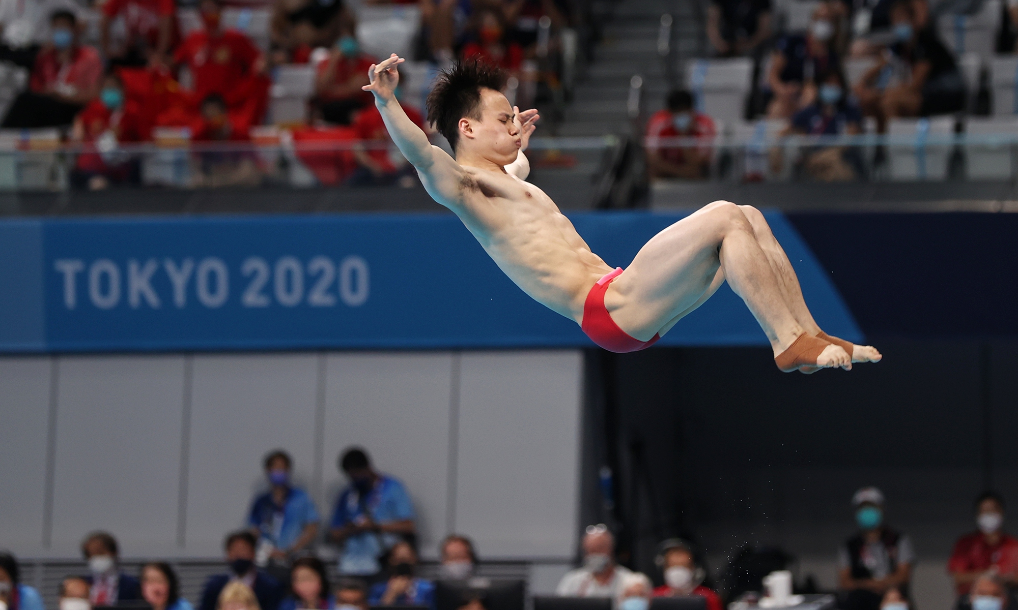 Live from Tokyo Chinese divers clinch gold and silver for men's 3m