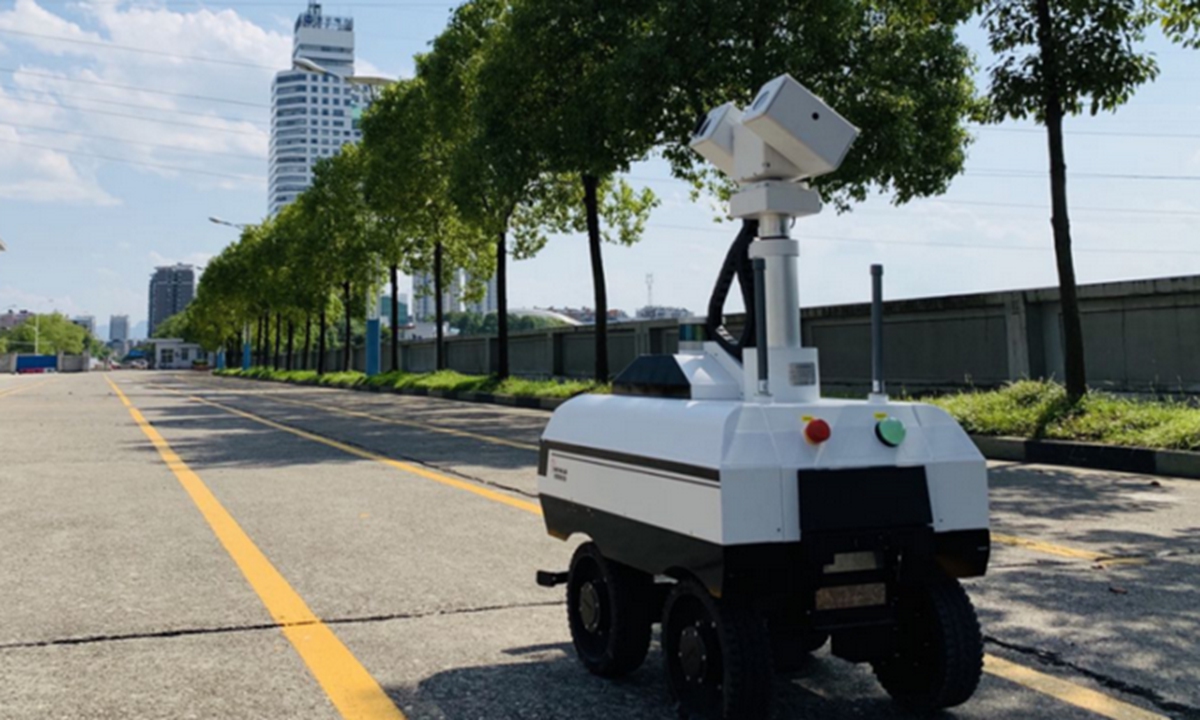 A robot inspects a 220kV GIS switchyard equipment at the Gezhouba Dam. Photo: Ma Yunyan/Three Gorges Corporation