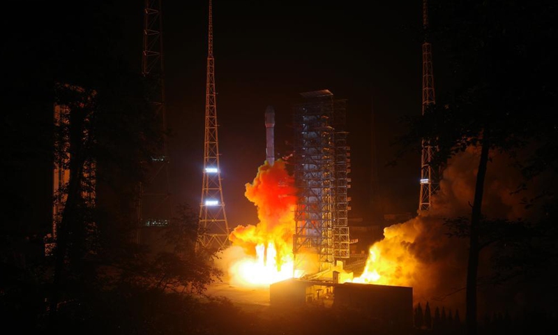 A Long March-3B carrier rocket carrying the Zhongxing-2E satellite blasts off from the Xichang Satellite Launch Center in Xichang, southwest China's Sichuan Province, Aug. 6, 2021. The satellite has entered its preset orbit. Friday's launch was the 383rd mission of the Long March rocket series.Photo:Xinhua