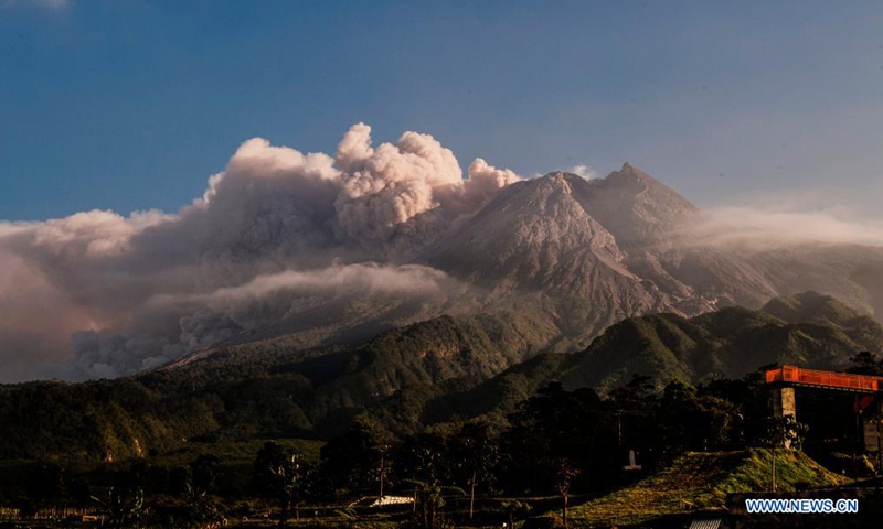 Photo taken on Aug. 10, 2021 shows Mount Merapi spewing volcanic materials as seen at Cangkringan in Sleman district, Yogyakarta, Indonesia. (Photo by Supriyanto/Xinhua)