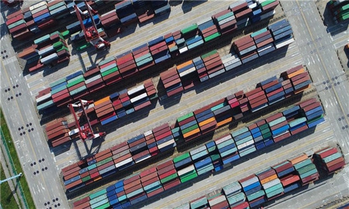 A container wharf of Yangshan Port in Shanghai (Xinhua/Ding Ting)