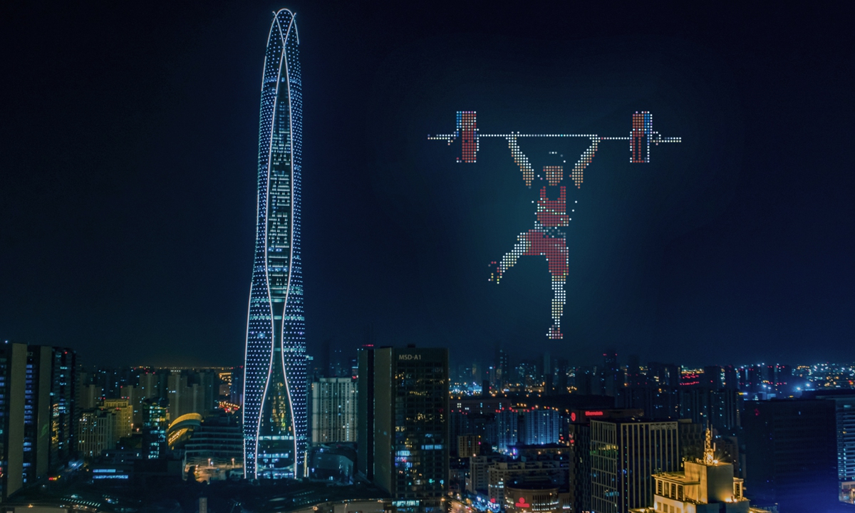 To celebrate the fruitful results of Chinese Olympic athletes and welcome them back home, North China's Tianjin Municipality arranged a gorgeous light show on Sunday evening, displaying the spectacular moments of Chinese athletes during the Tokyo 2020 Olympic Games with the lights of thousands of drones. Photo: IC