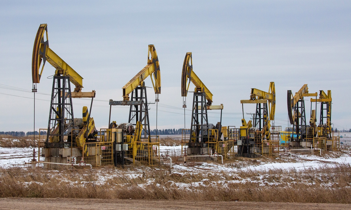 Oil pumping jacks in Sokolovka, Russia Photo: VCG