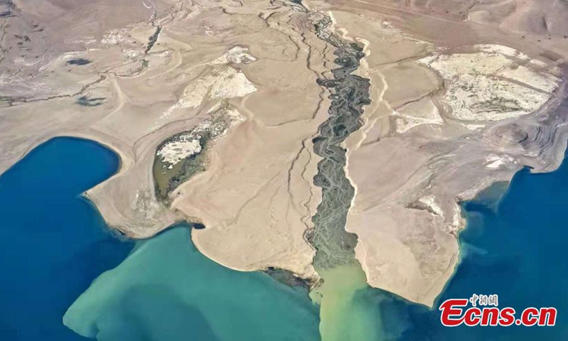 Photo released on August 12, 2021 shows the splendid scenery of China's Tibet Autonomous Region from Lhasa to Ali Count. Known as the third pole of the world, China's Tibet is located at 4,000 meters above altitudes on average and covers a total of 1, 200, 000 square meters. Rivers run across the plateau, where a stretch of snow mountains stand upright at the land.Photo:China News Service