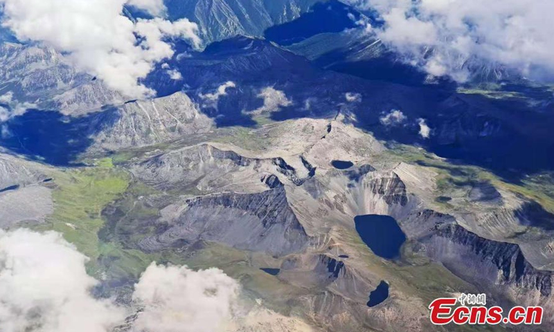 Photo released on August 12, 2021 shows the splendid scenery of China's Tibet Autonomous Region from Lhasa to Ali Count. Known as the third pole of the world, China's Tibet is located at 4,000 meters above altitudes on average and covers a total of 1, 200, 000 square meters. Rivers run across the plateau, where a stretch of snow mountains stand upright at the land.Photo:China News Service