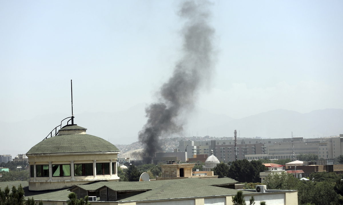 Smoke rises next to the US Embassy in Kabul, Afghanistan on August 15. Photo: VCG