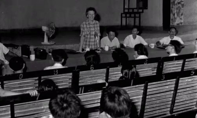 Isabel conducts a social survey in Xinglongchang (later renamed as Daxing Township) in 1981