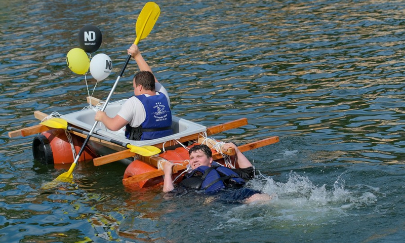 Participants attend the International Bathtub Regatta on the Meuse River in Dinant, Belgium, on Aug. 15, 2021. (Photo: Xinhua)