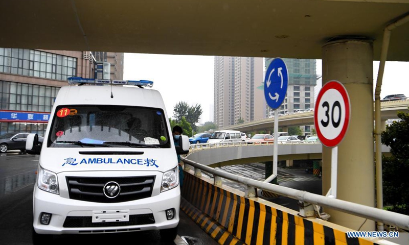An ambulance stands by at an overpass in Zhengzhou, capital of central China's Henan Province, Aug. 22, 2021. Photo: Xinhua