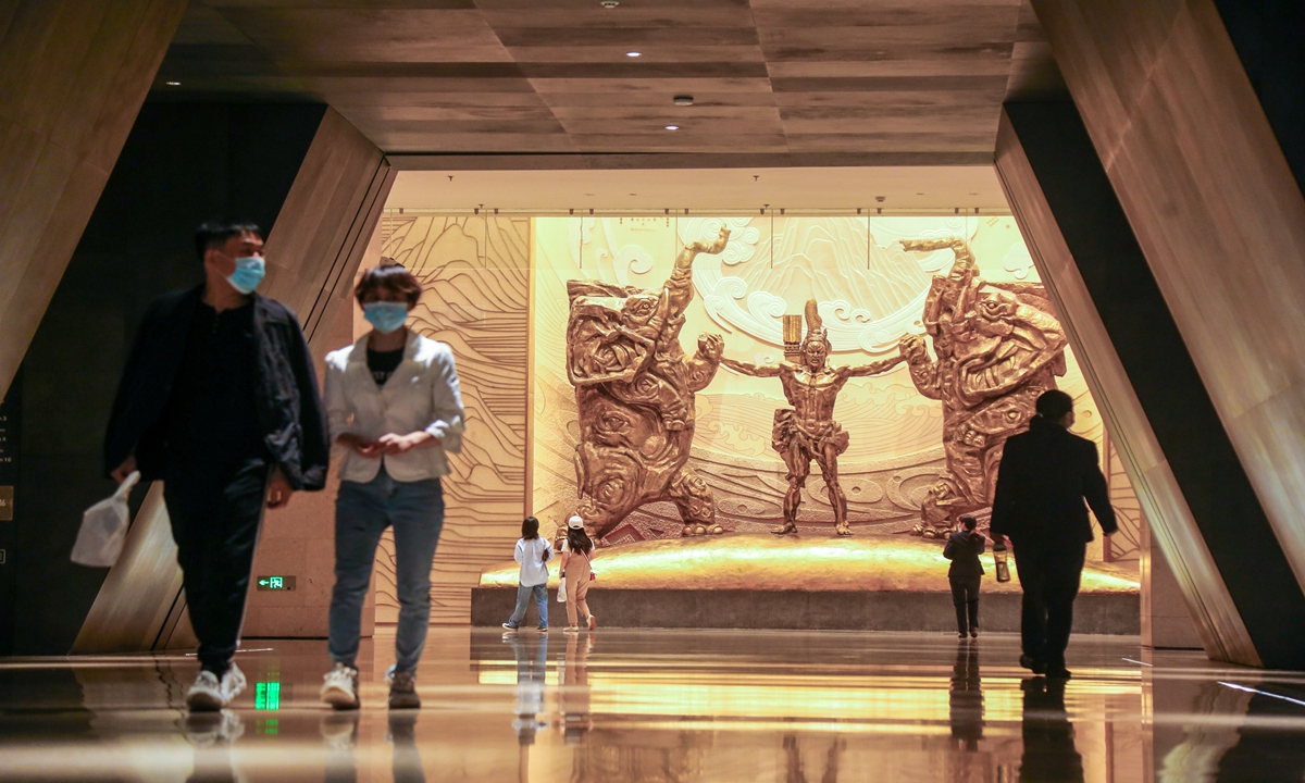 The Henan Provincial Museum in Zhengzhou resumed operation on Tuesday after flood disasters and the COVID-19 resurgence. A large number of people went to see the artifacts which were well preserved during the rainstorm. Photo: IC