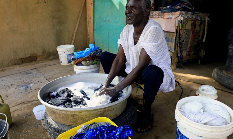 The surviving tradition of hand-washing clothes in Sudan - Global Times
