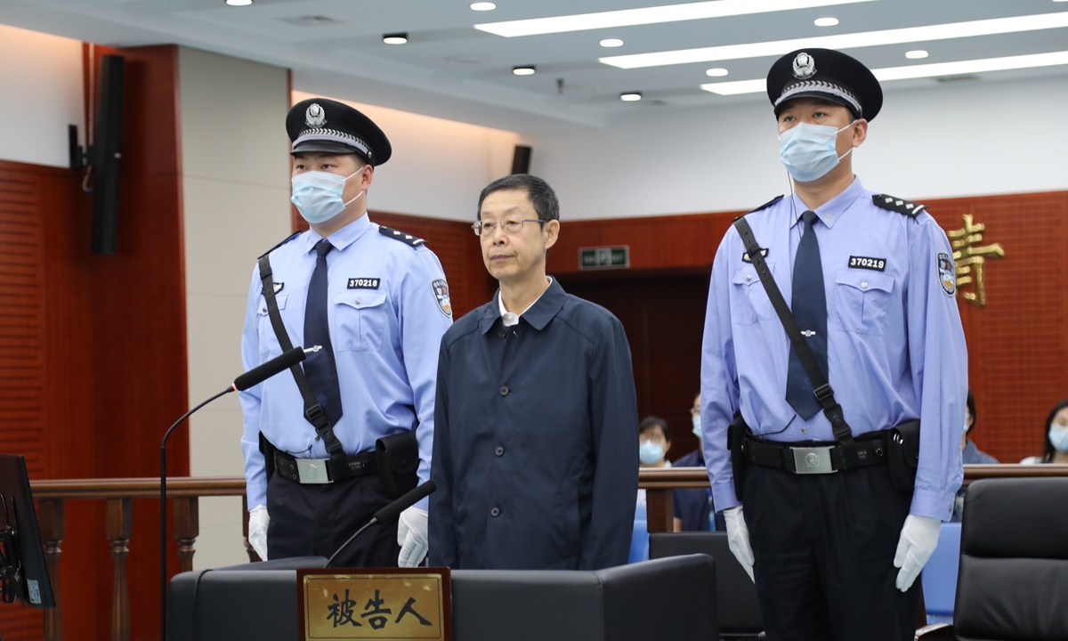 Dong Hong at the Intermediate People's Court of Qingdao  Photo: People's Daily