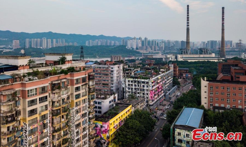 Aerial photo shows the upgraded Huangjiaoping Graffiti Street in Jiulongpo District, Chongqing Municipality, Aug. 30, 2021. Photo: CNSPhoto