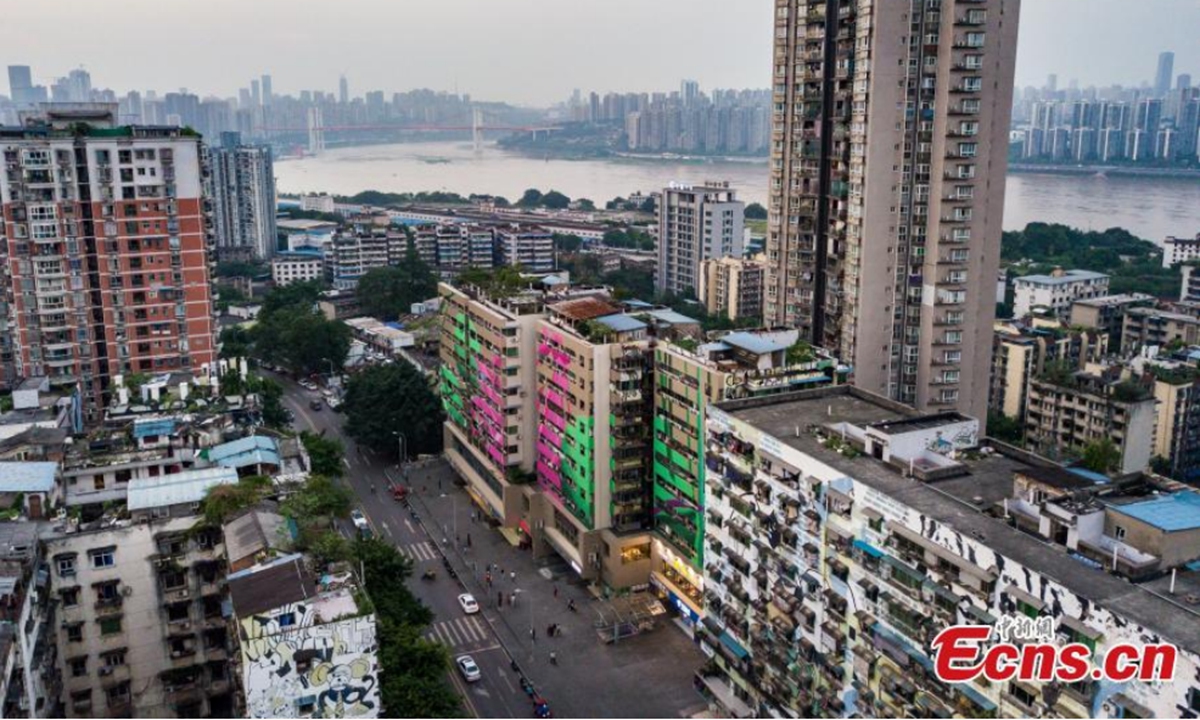 Aerial photo shows the upgraded Huangjiaoping Graffiti Street in Jiulongpo District, Chongqing Municipality, Aug. 30, 2021. Photo: CNSPhoto